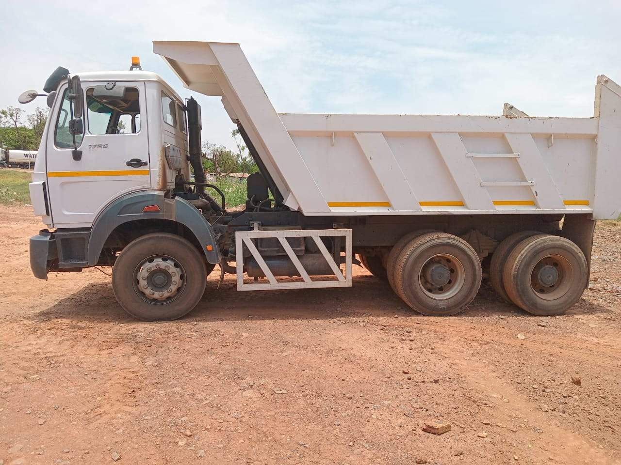 dump truck hire